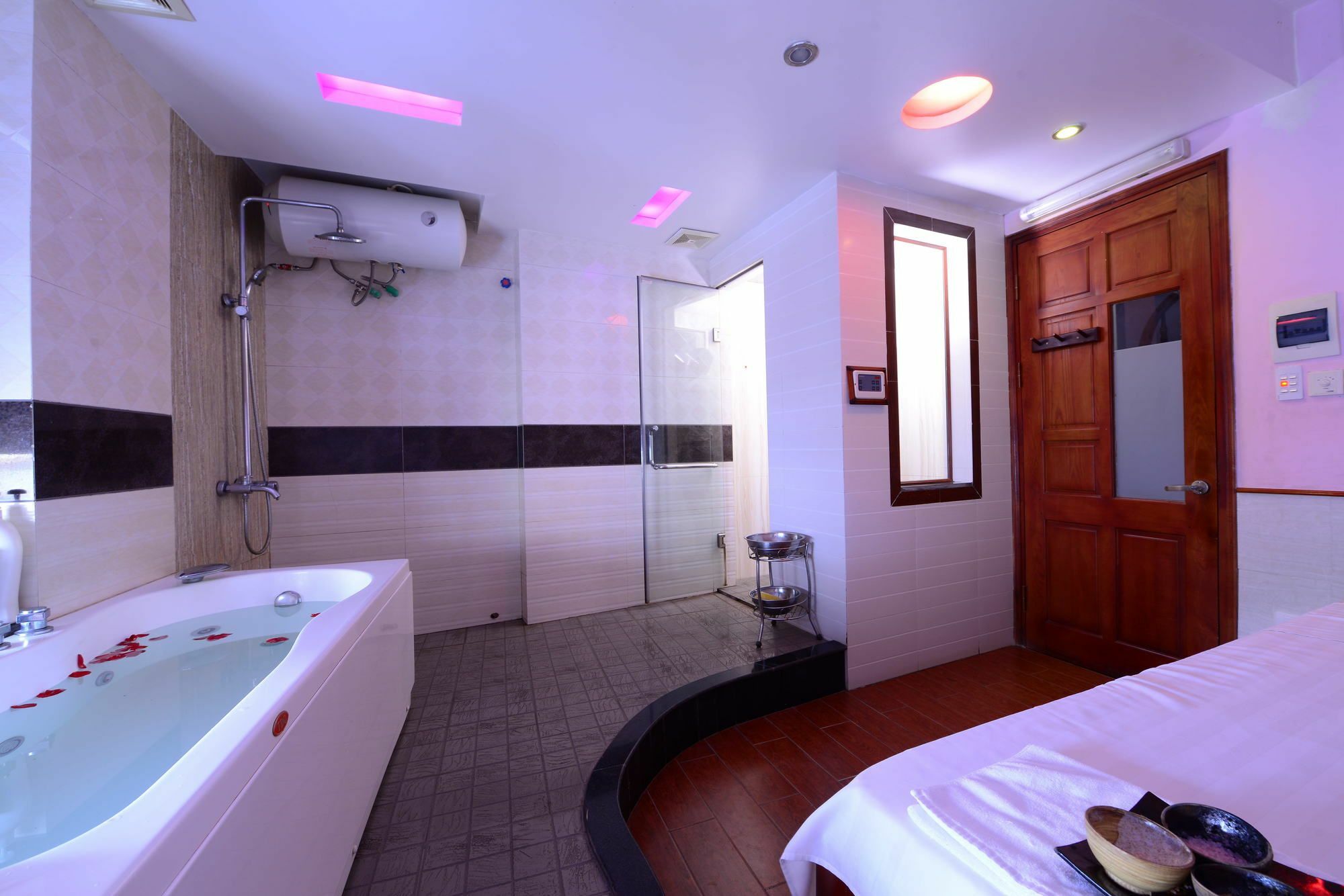 Blue Hanoi Inn Luxury Hotel Exterior foto